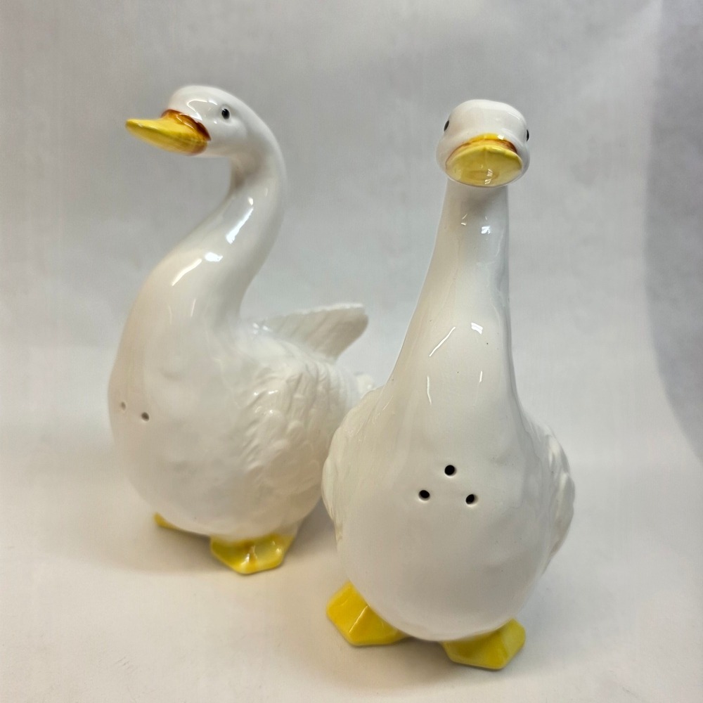 Ceramic Geese Large Salt and Pepper Shakers Set White Farmhouse Kitchen